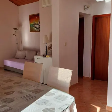 Appartement With Parking Space - 24737 Vodice